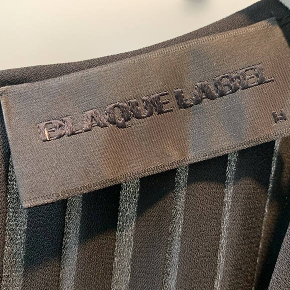 Elegant Black Pleated Dress - Picture 3 of 4